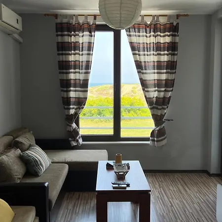 Stamopolulux директен изглед към морето פרימורסקו