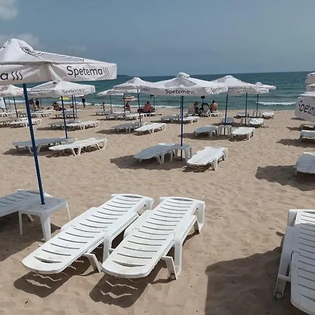 Stamopolulux директен изглед към морето פרימורסקו